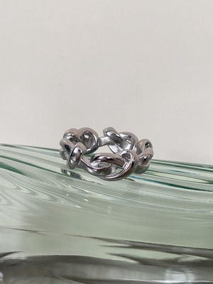 wide twist design ring