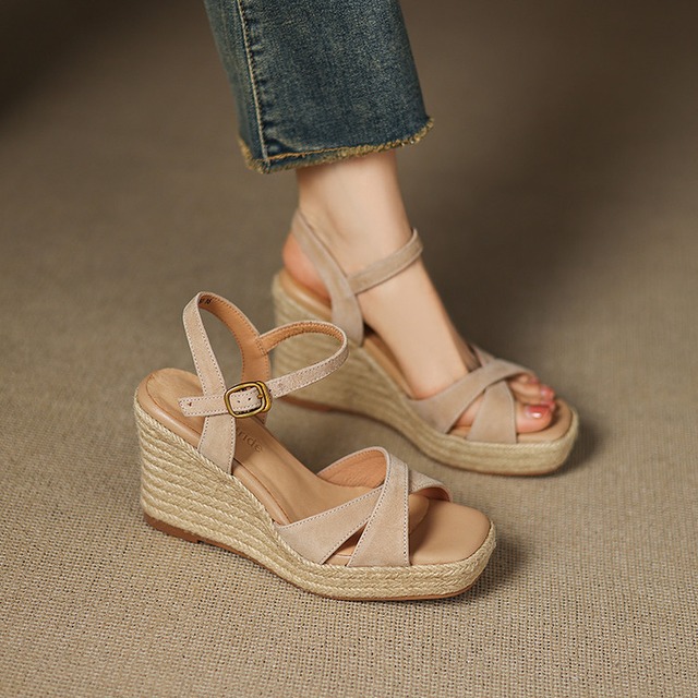 Ensoleillé Suede Sandals