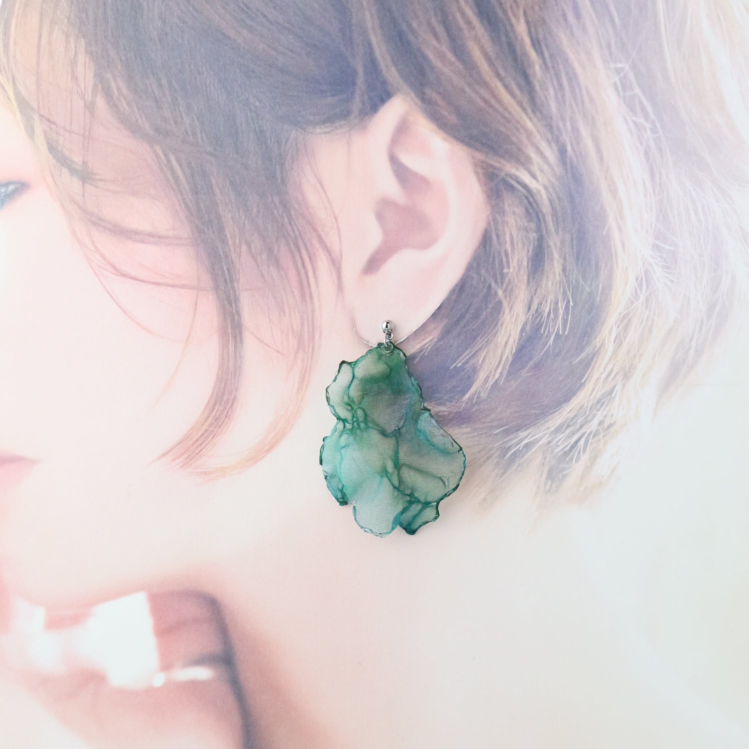 ライムグリーン 色のかけら｜オーガンジーのゆれる大ぶり