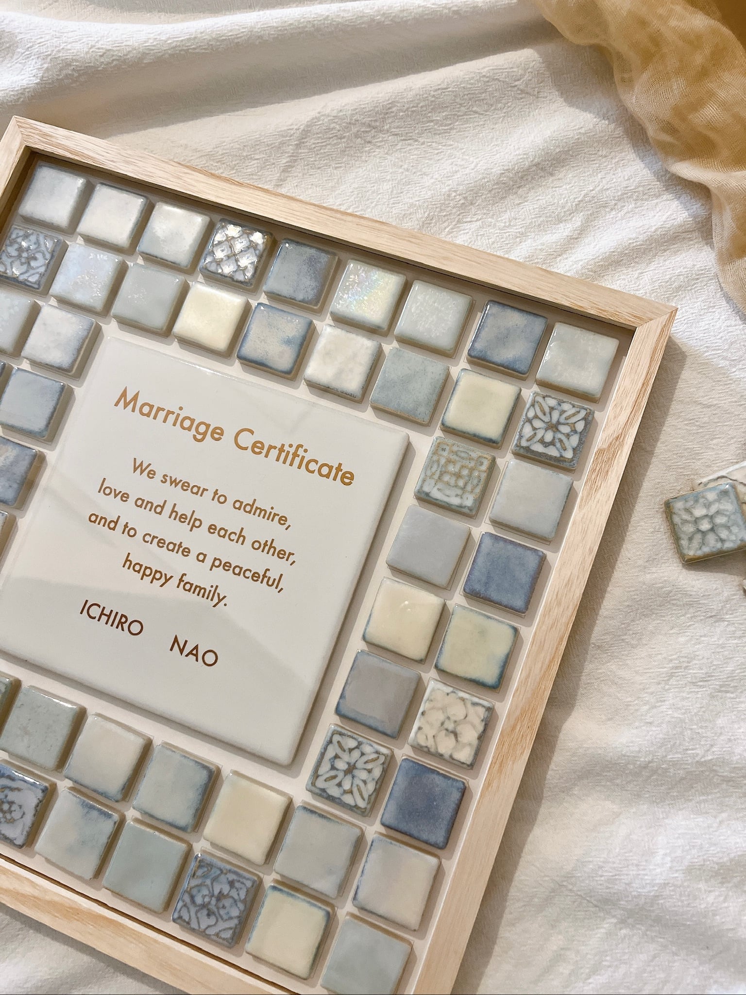 宝石みたいなミニラスティカタイルの結婚証明書 美濃焼タイル | RIUM