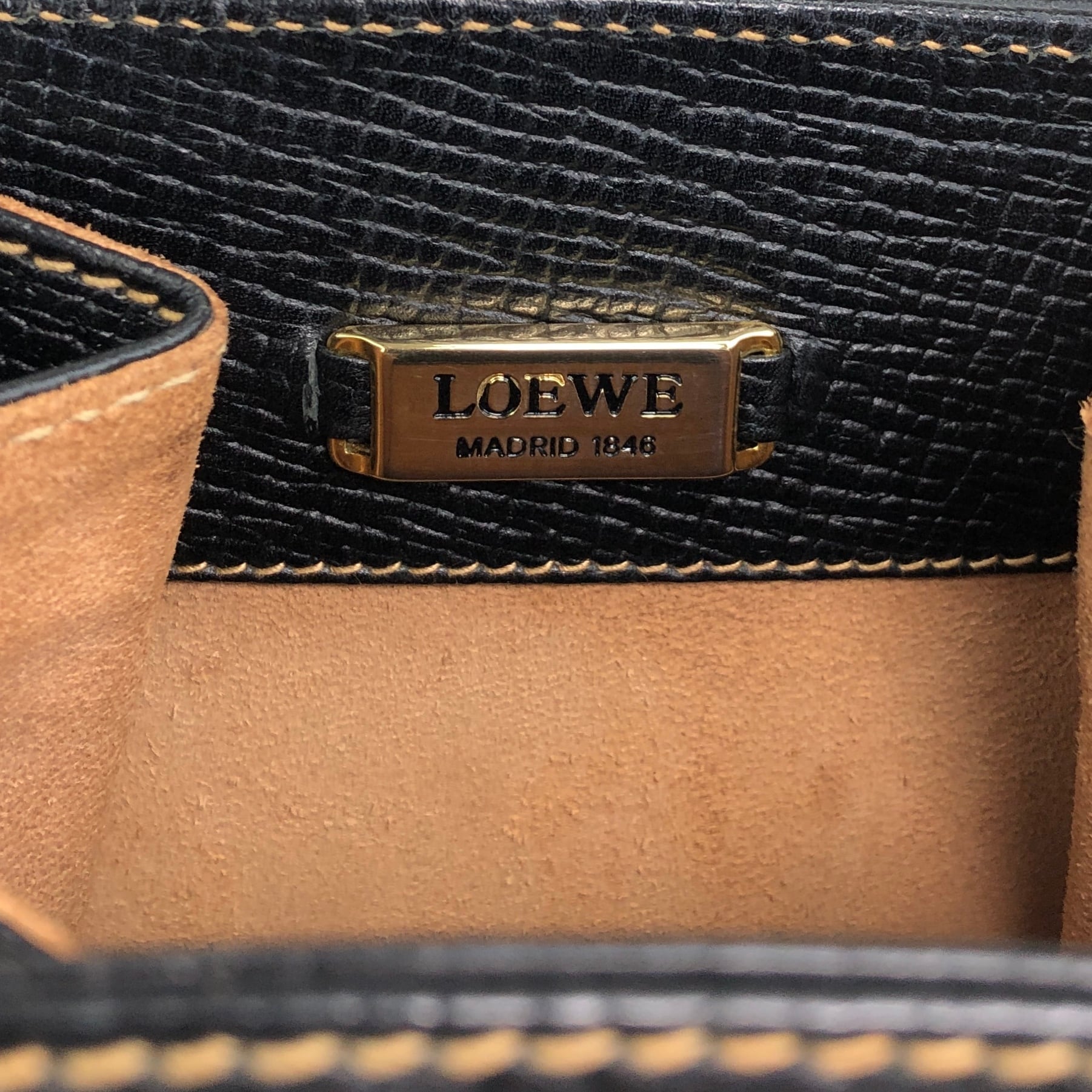 LOEWE ロエベ ショルダーバッグ ブラック ロゴ レザー ターンロック LOEWE ロエベ ショルダーバッグ ブラック ロゴ レザー ターンロック