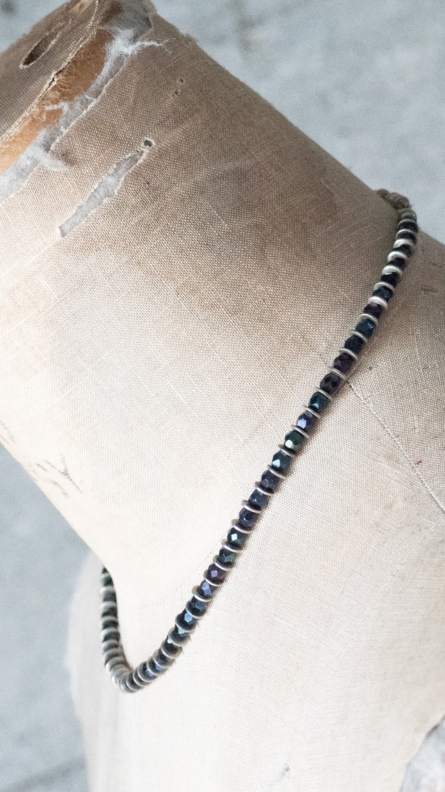 unknown 1980s Faceted glass beads necklace