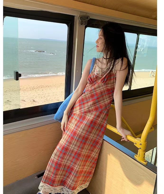 【新作】【送料無料】 チェック柄ロングスカート 2023 夏の新スタイルレース V ネックスリムハイウエストティーブレイクフレンチチェック柄サスペンダードレス女性のための 0218927987460