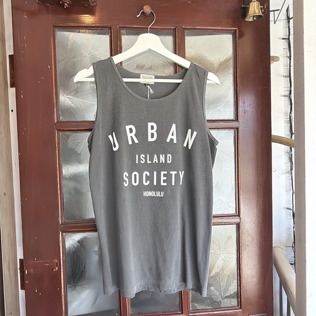 タンクトップ　UIS ARCH LOGO TANK / URBAN ISLAND SOCIETY ハワイ