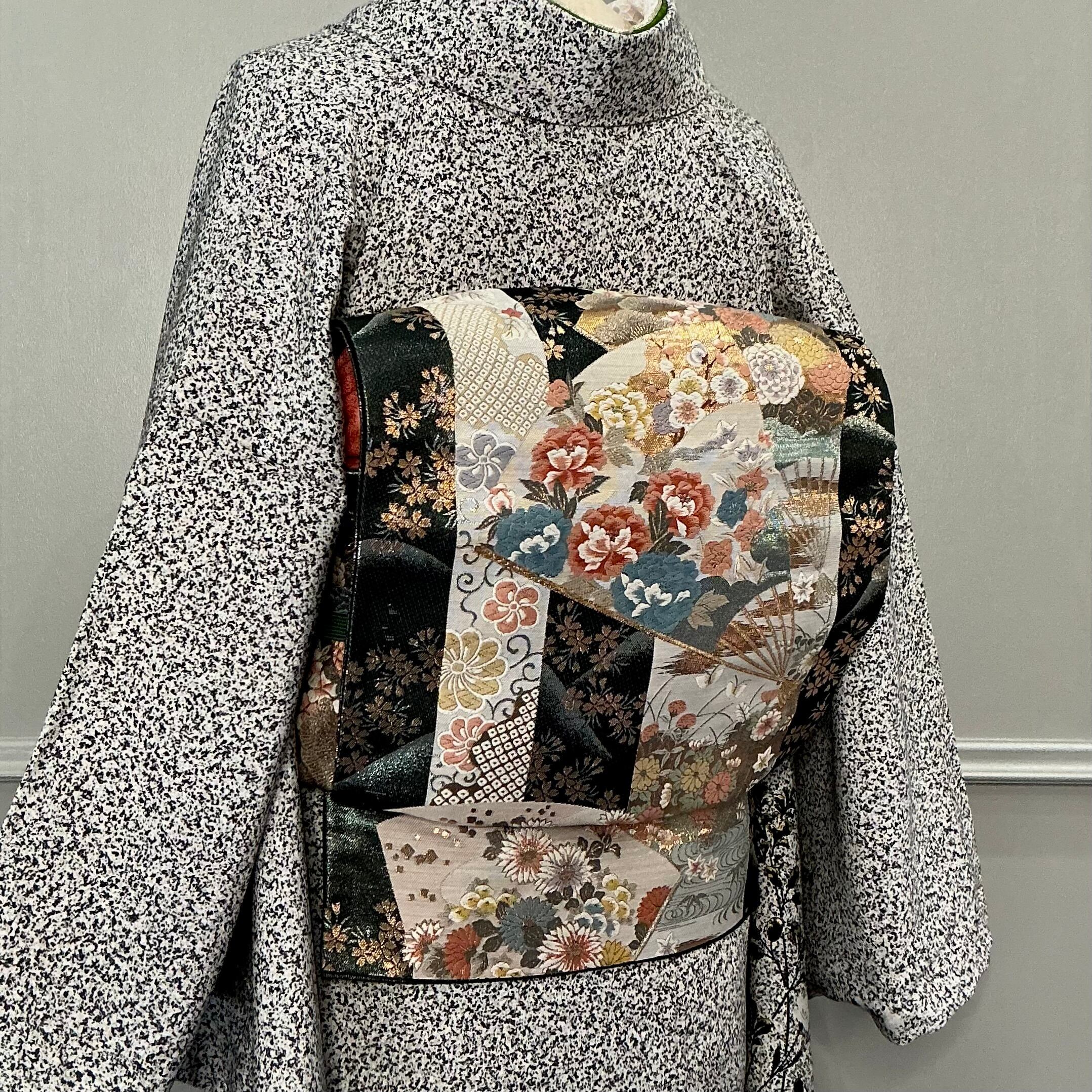 モノクロの秋草＊たたき染め 菊 桔梗 萩 白 墨黒 グレー ブラック 訪問