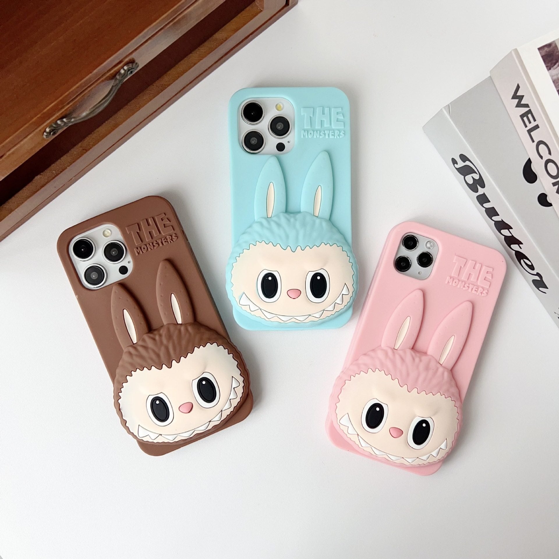 THE MONSTERS 飛び出すラブブが可愛い!LABUBU 立体ヘッドデザイン スマホケース 耐衝撃 シリコン素材 3色から選べる iPhone用 カップルにおすすめ ポップマート