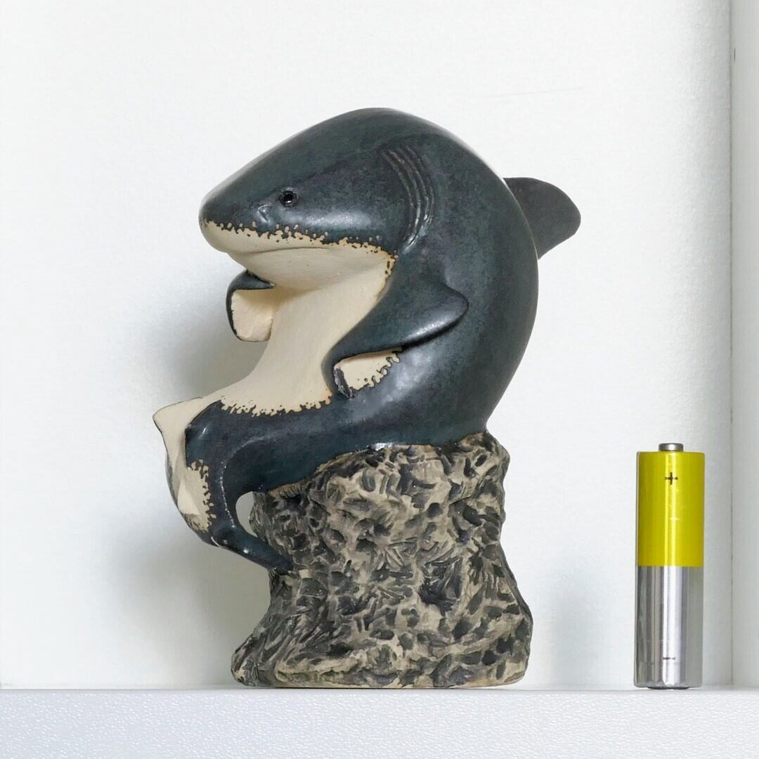 考えるサメ | セラミミックonlinestore