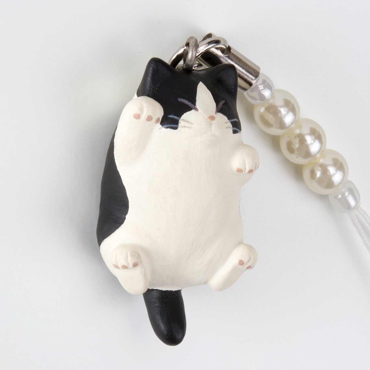 ペットラバーズ 猫どん でぶ猫 黒白 ビーズ ストラップ N-2304