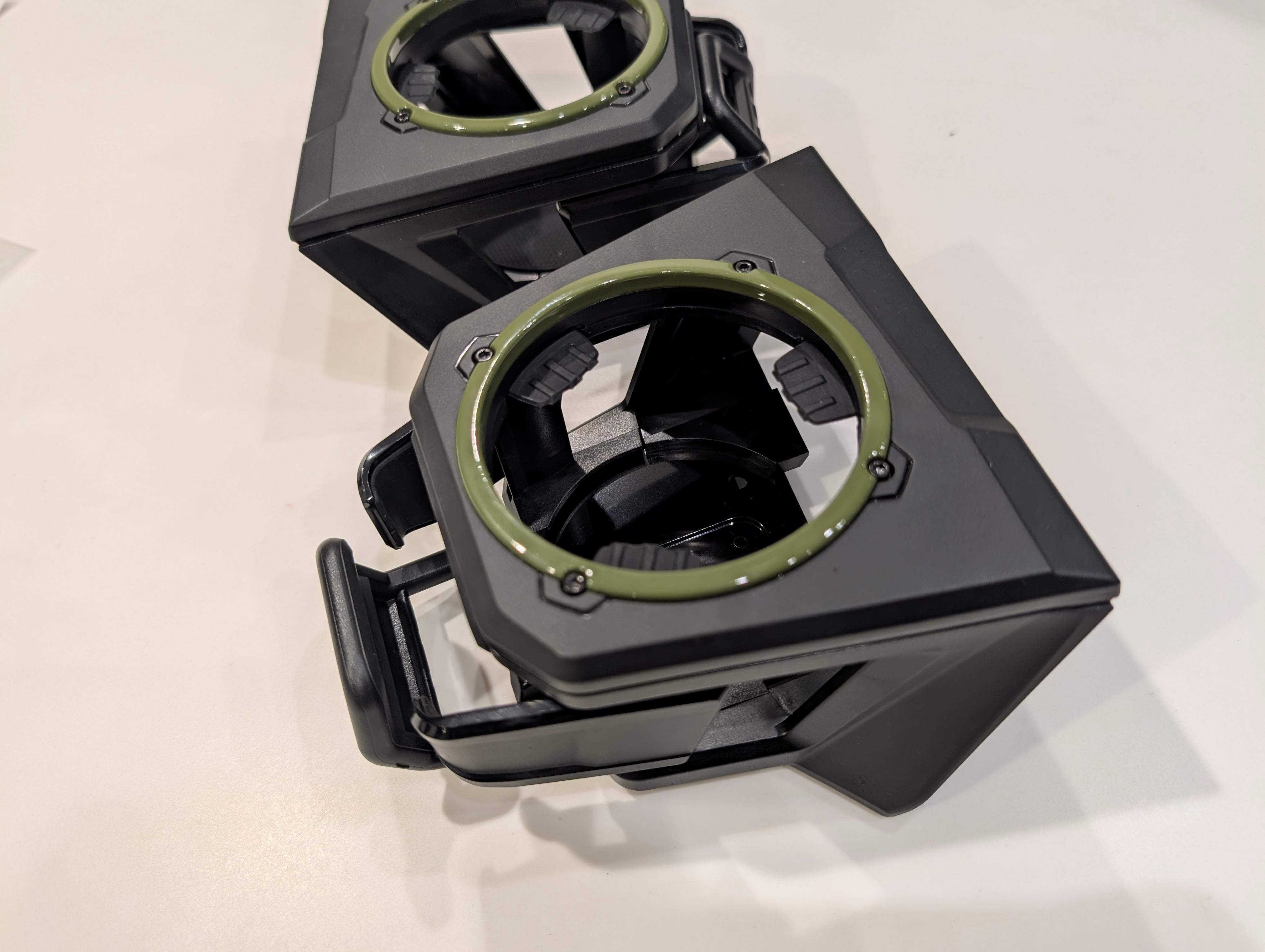 デリカD:5後期型専用ドリンクホルダー 運転席用（シャモニーグリーン