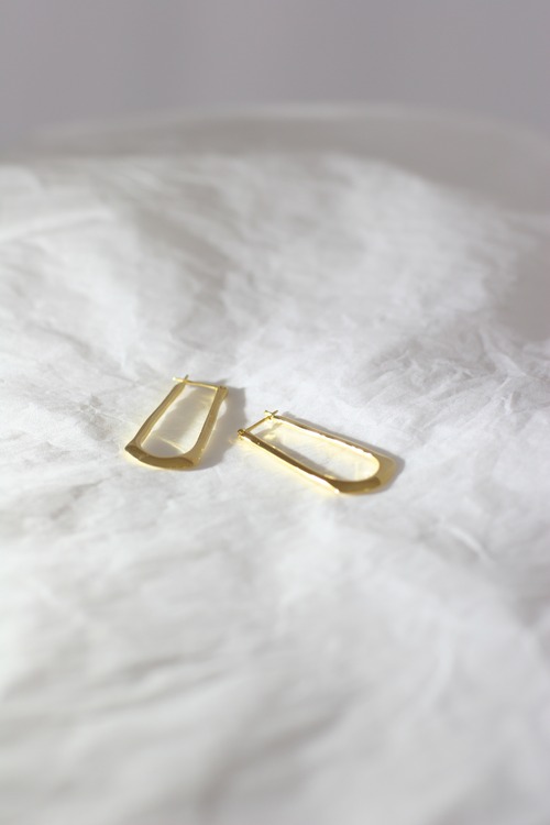 【Äperdiem】Suit Rectangle ピアス / GOLD