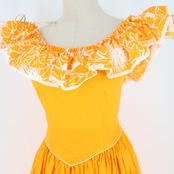 フラダンス 衣装 ワンピース ドレス メネフネプランテーション オレンジ系 MENEHUNE PLANTETION 日本製 フリル かわいい 華やか 鮮やか 明るい 橙 白 赤 ハワイアン アロハ ハワイアンプリント フラ ダンス レッスン 練習 おしゃれ