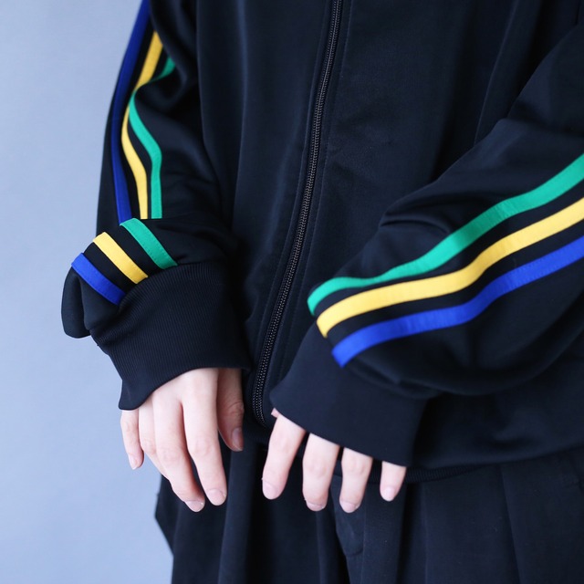 "adidas" 3-color logo mark and sleeve line track jacket