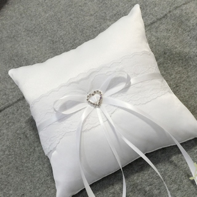 レースリングピロー　中心ハート 18cm×18cm 　結婚式アイテム