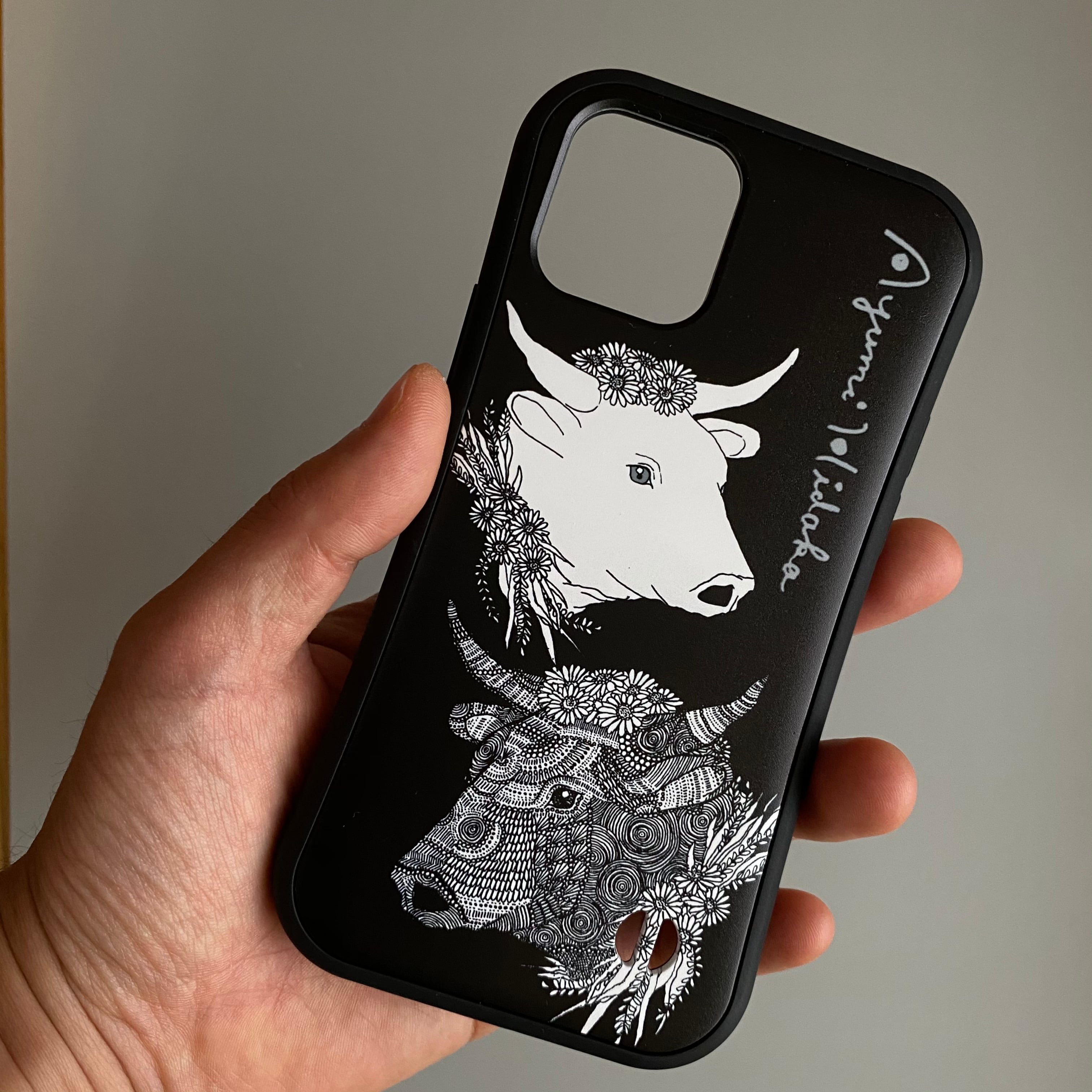 花と牛のスマホケース【耐衝撃グリップケース】iPhone対応 | 日高