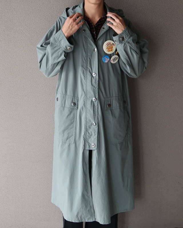 Badge design detachable hood coat