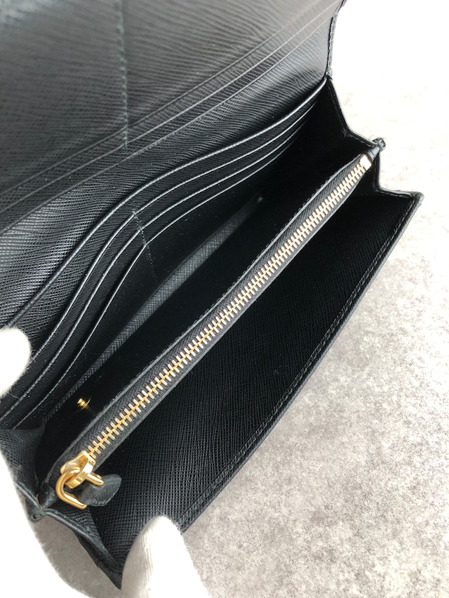 PRADA プラダ 長財布 ブラック トライアングルロゴ サフィアーノレザー 2つ折り vintage ヴィンテージ オールド mia8ai