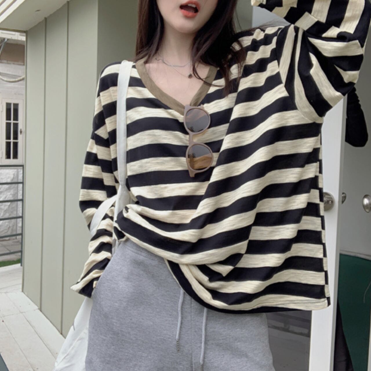 ボーダー柄VネックロングTシャツ 00123