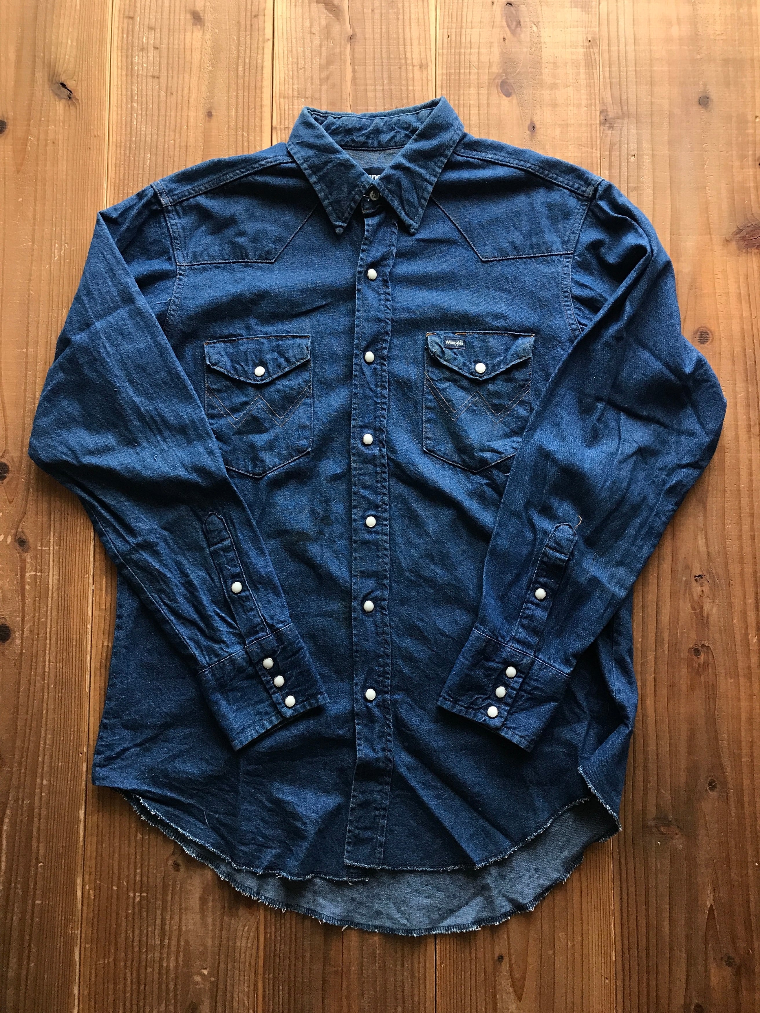 Wrangler 701 27MW デニムウエスタンシャツ(16 1/2 × 34)　濃紺 | Garage Vintage Clothing  powered by BASE