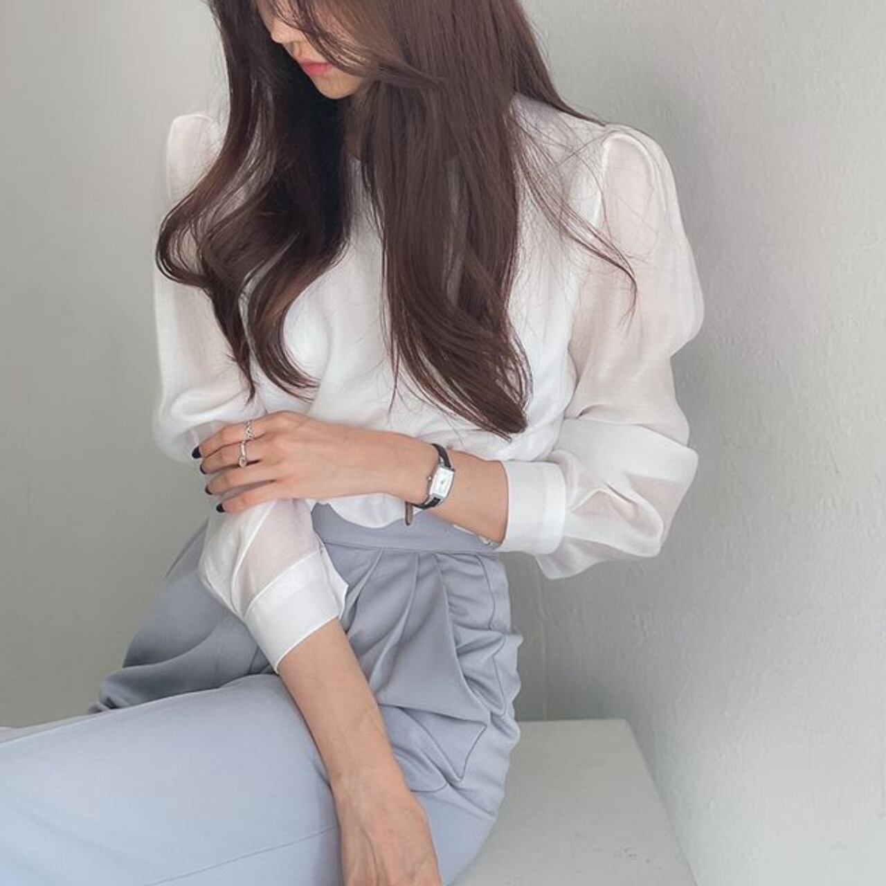 ラウンドネック ギャザー ブラウス-ホワイト