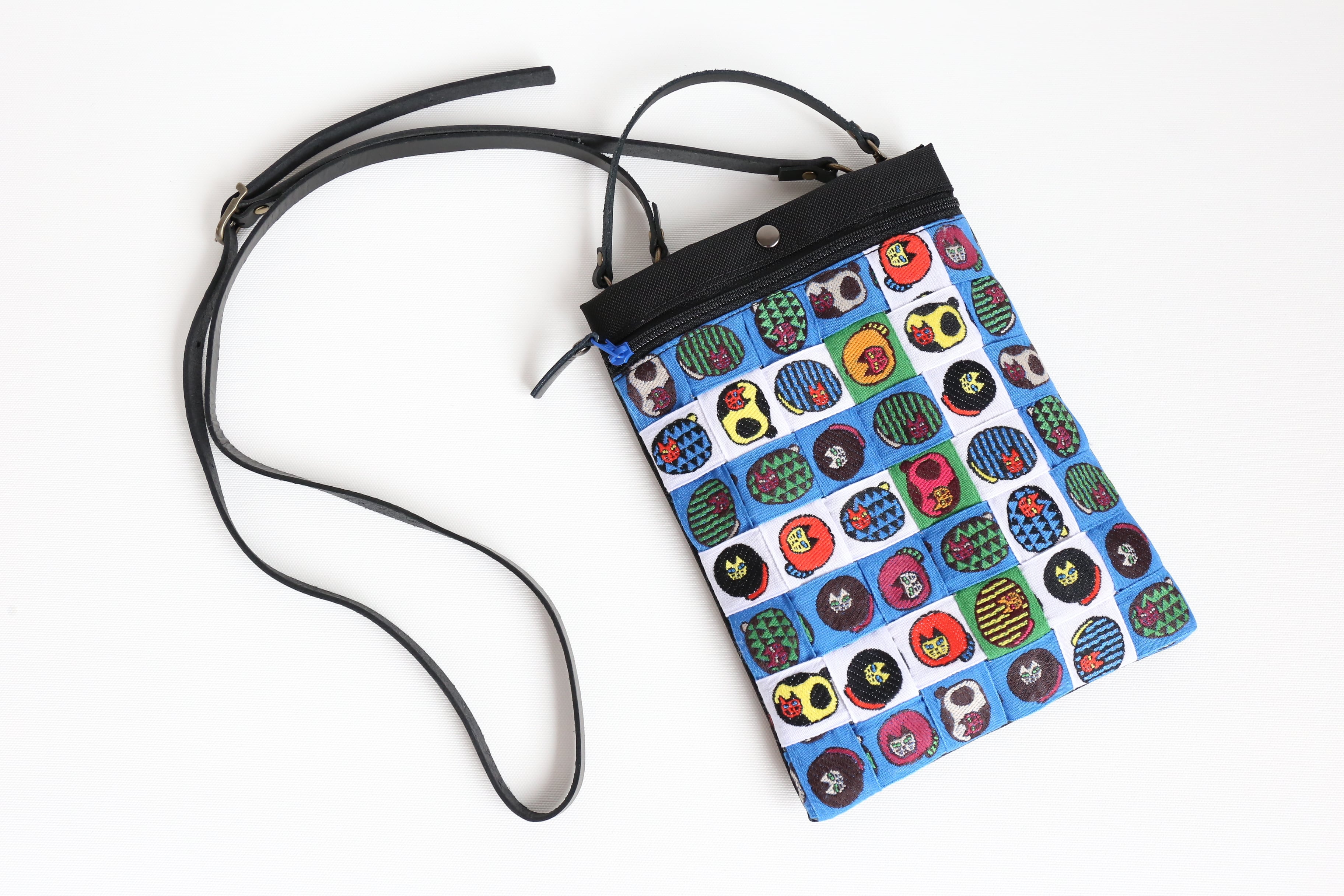 * antique cat ୨୧ * 小さな エメラルド色のリボンの 猫ちゃん antique cat ୨୧ * 小さな エメラルド色のリボンの 猫ちゃん antique