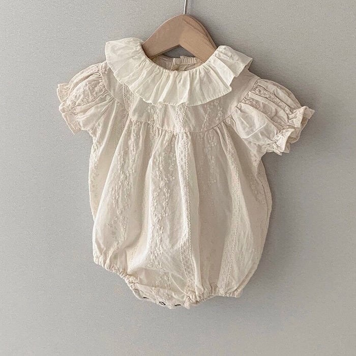 ベビー女の子フリル襟付き半袖 ロンパース ブラウス かわいい夏服 アイボリー lwb0054 LITTLE BEAN丨海外子供服・おもちゃ・育児用品のセレクトショップ 新品★ 花柄ロンパース フリルロンパース くすみブルー 80