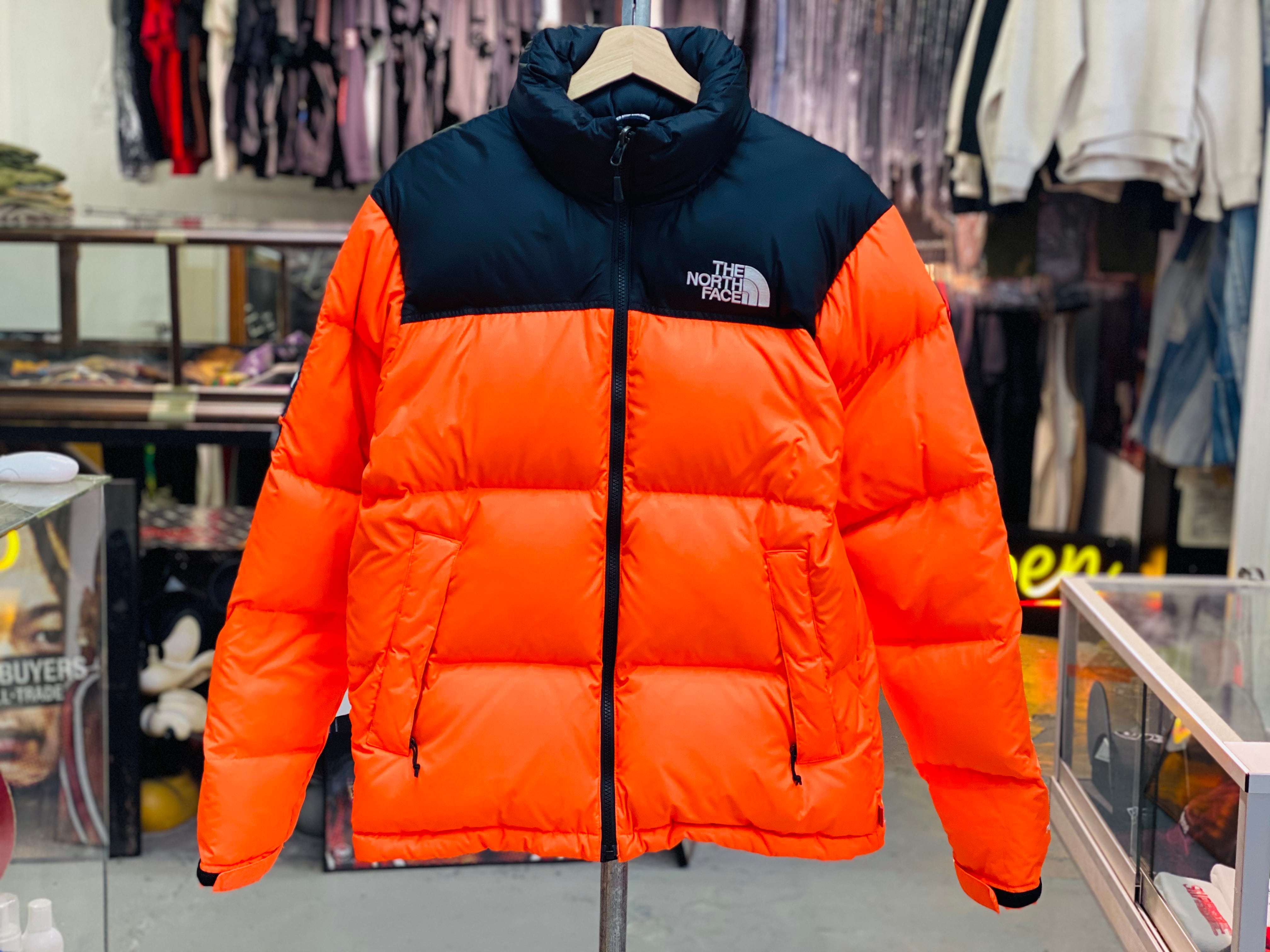 Supreme 16AW × THE NORTH FACE NUPTSE JACKET POWER ORANGE SMALL