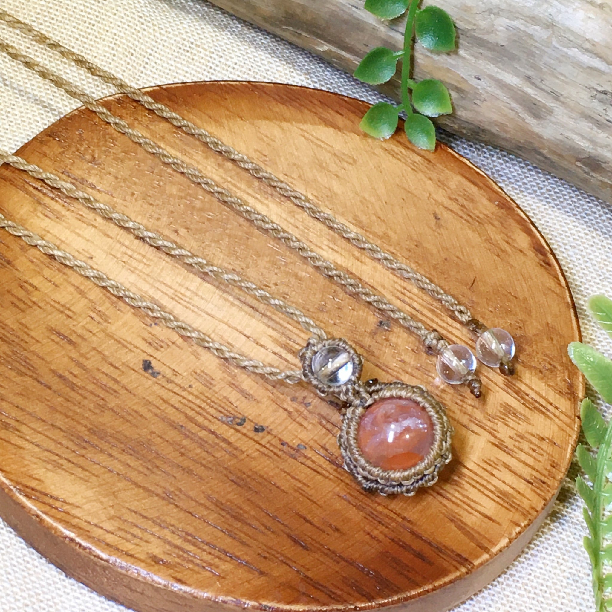 ヘマタイトインクォーツのマクラメペンダント レッドヘマタイトインクォーツ マクラメペンダント T32