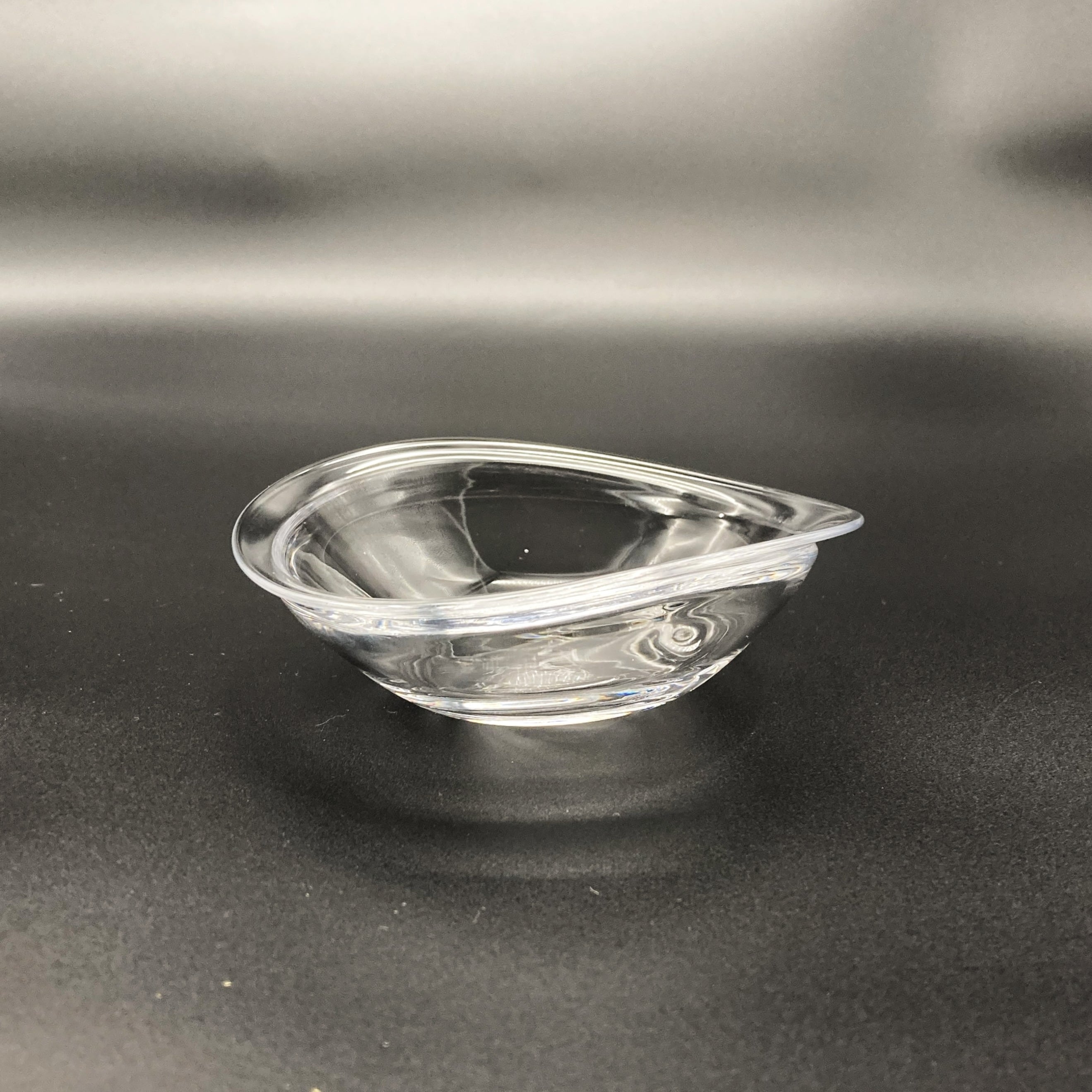 たわみ鉢 Warped‑Form Bowl / 河上智美 | Toé Crafts and Cafe