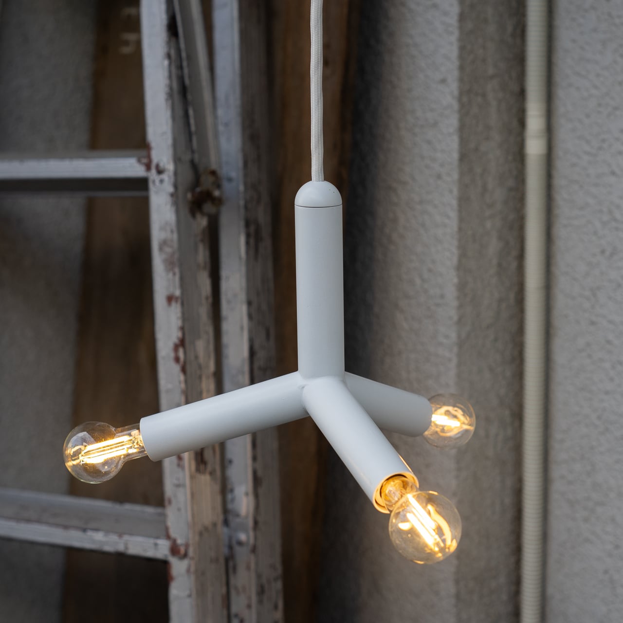 IDEE molecule White | トリノス-torinoth- | 新宿区神楽坂の