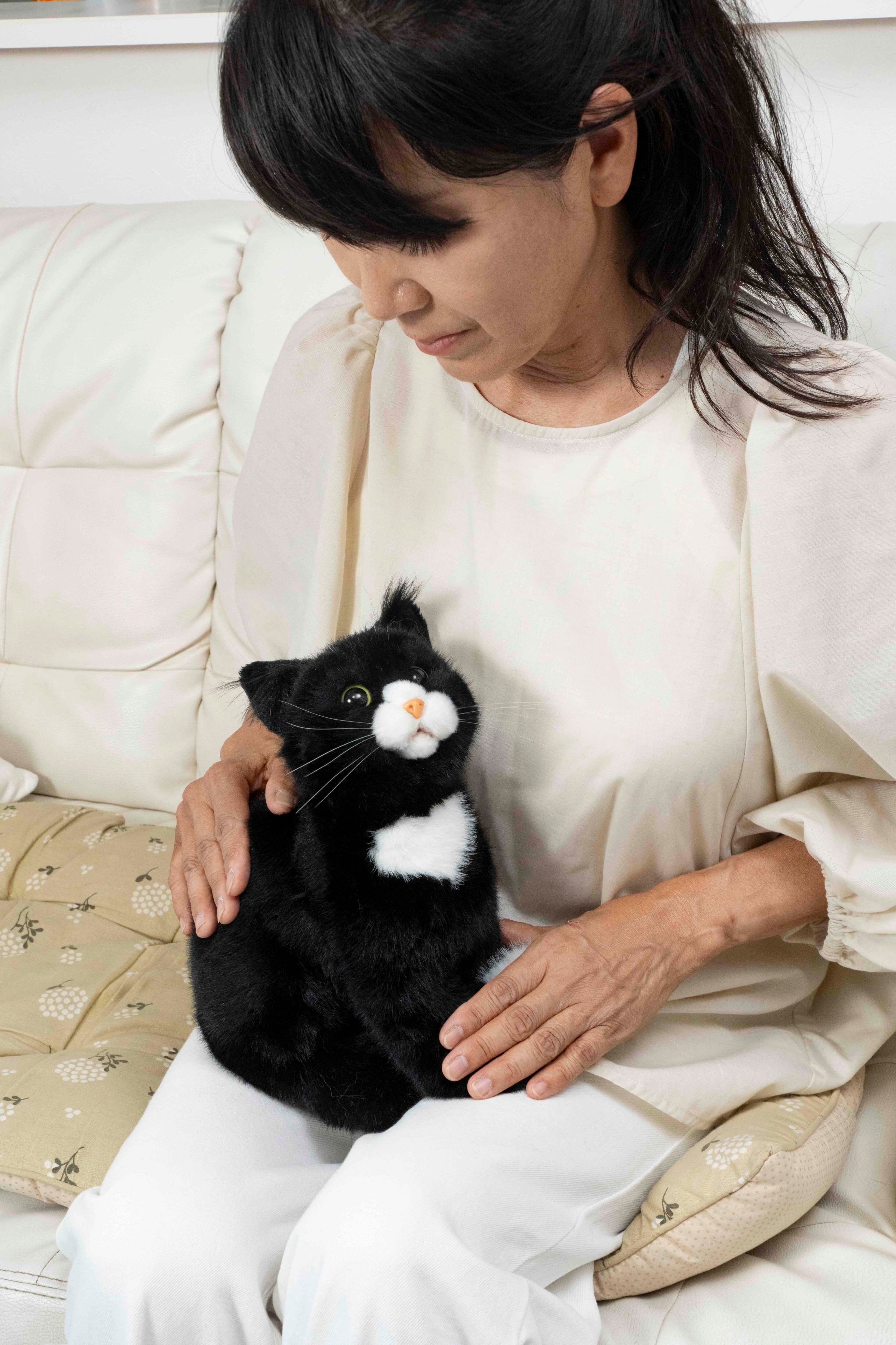 なでなでねこちゃん子猫ちゃん ハチワレ | トレンドマスター