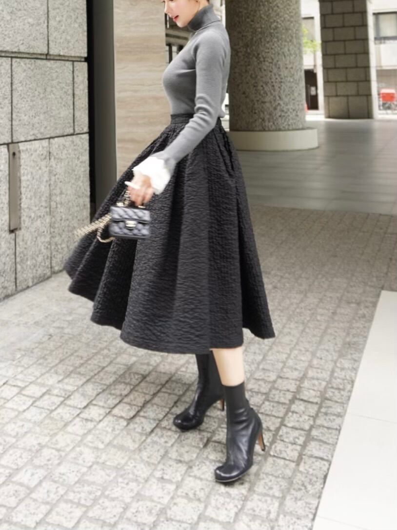 新品　HYEON ヘヨン　swan skirt 黒