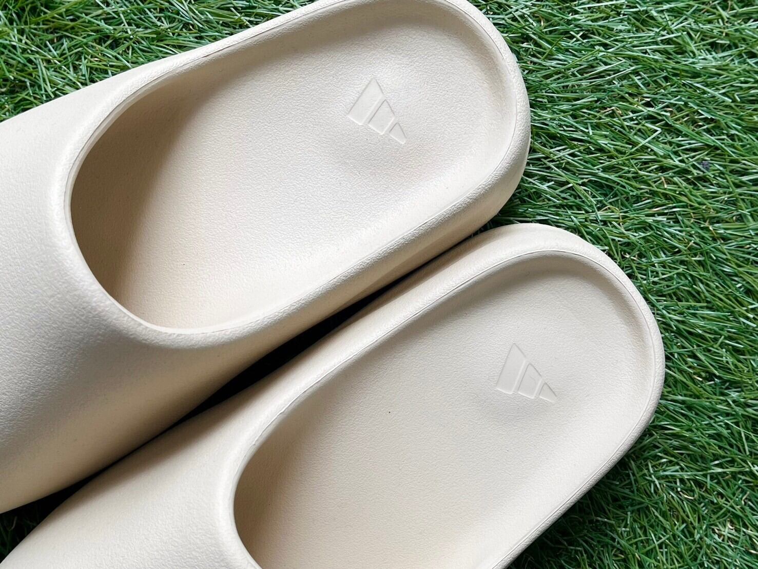 adidas YEEZY SLIDE BONE FZ5897 27.5cm 67312 | BRAND BUYERS OSAKA