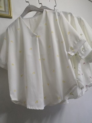 リーフ柄パフスリーブブラウス AJ3346-D002