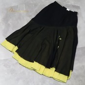 社交ダンス 衣装 クインスター スカート レッスンウェア ブラック系 黒 黄色 イエロー系 蝶々柄 上品 気品 エレガント かわいい 大人っぽい 華やか スタンダード モダン 練習着 練習用 レディース ダンス衣装 ダンス用品 競技ダンス ソシアルダンス ボールルームダンス ダンススカート スタンダード用 ドレス風 デザイン フリル ひらひら 蝶モチーフ 蝶柄 黒黄 コーデ 衣装ブラック イエロースカート 練習用ウェア 黒系 黄色系 華やか柄 エレガント柄 上品デザイン モダン練習 社交ダンスレッスン