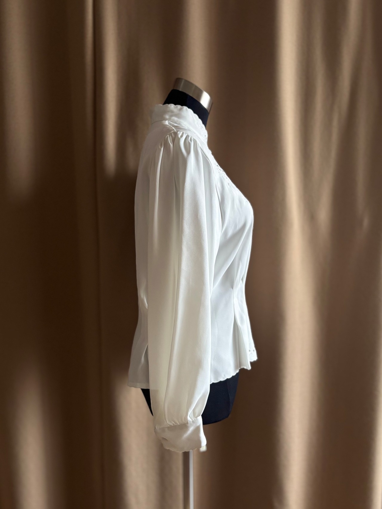 refined floral embroidery stand collar shirt-5274-6
