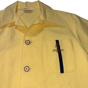 vintage 1970’s JANTZEN embossed fabric open collar shirt