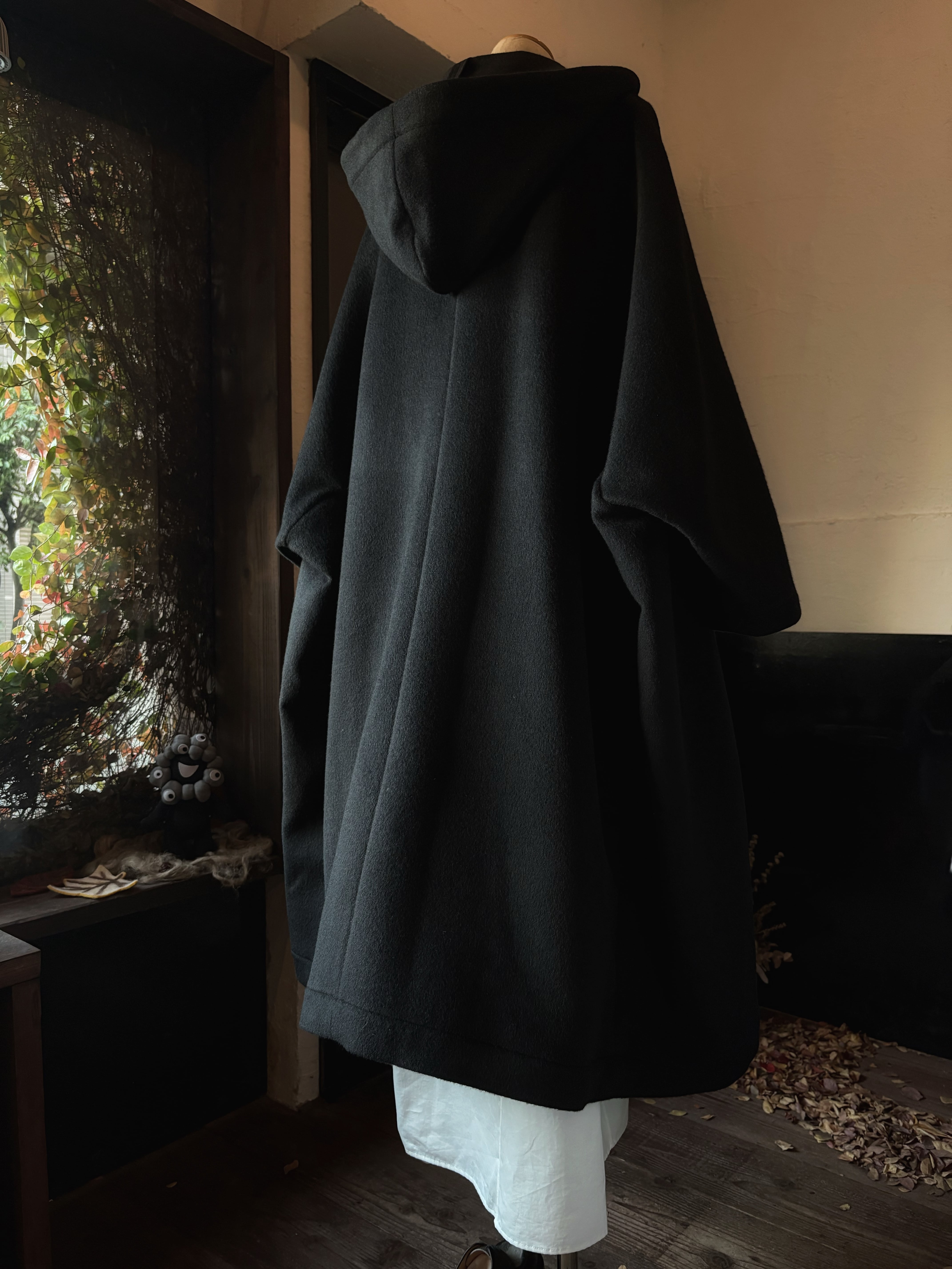 TENNE HANDCRAFTED MODERN long hood cape coat | TALE COCOON