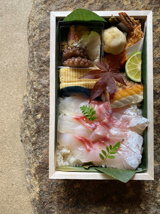 桜鯛の昆布〆弁当　(店頭お渡しのみ)Instagramにてご予約