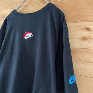 【NIKE】刺繍ロゴ Tシャツ 黒ボディに刺繍ロゴがカッコ良いTシャツ X-Large US古着 アメリカ古着