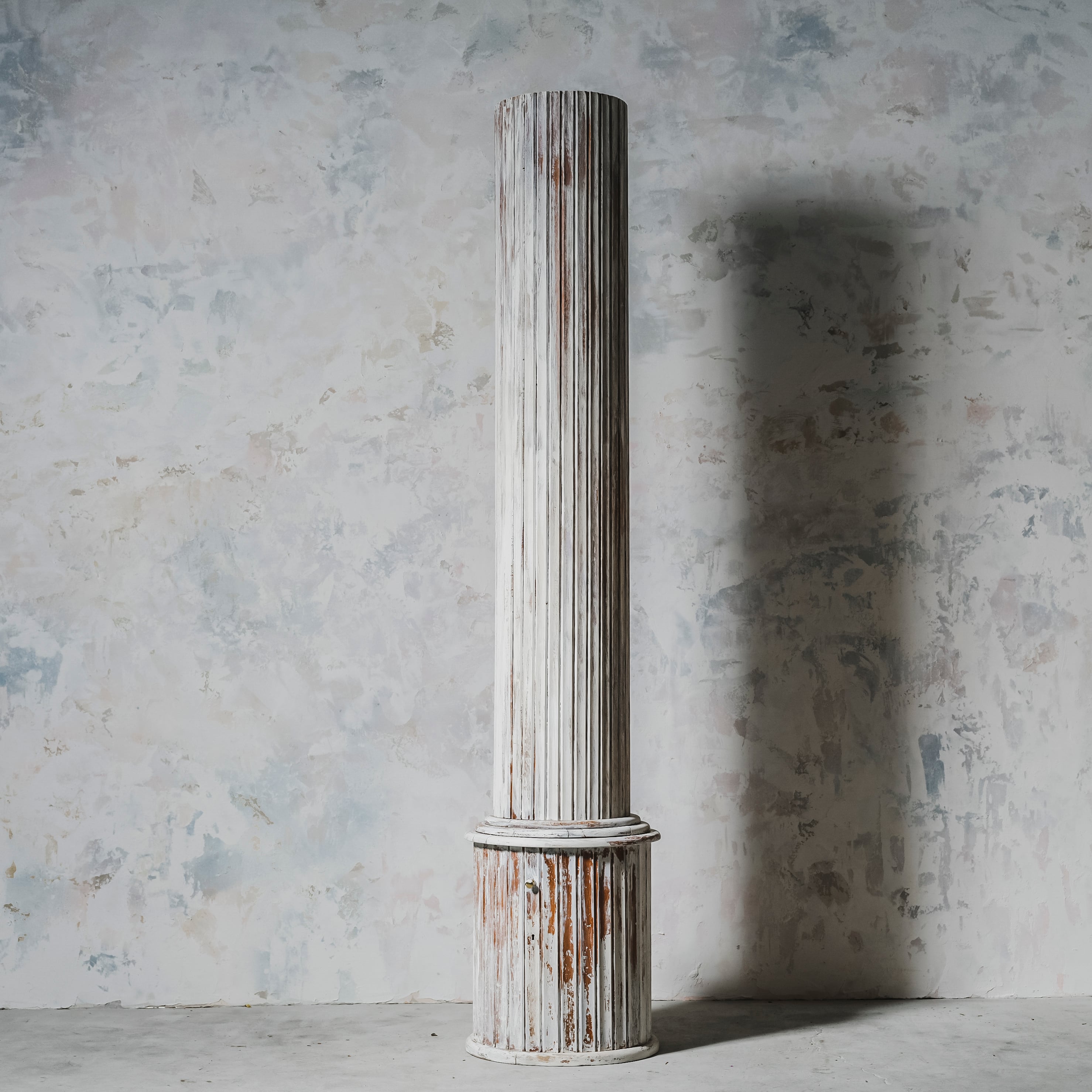 ピラー/アンティークピラー/ペイント家具/フレンチシャビー/柱/仕切り/空間装飾/ディスプレイ/スタジオ背景