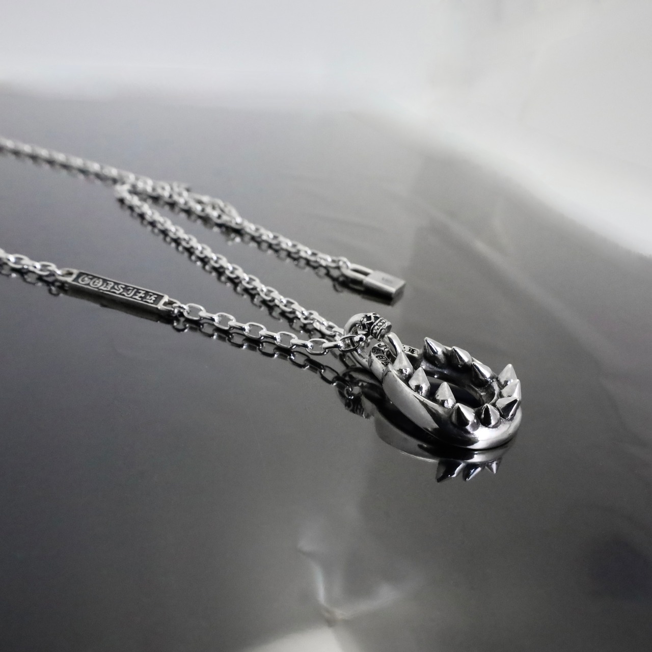 SHARK TEETH HORSESHOE NECKLACE / シャークトゥースホースシューネックレス