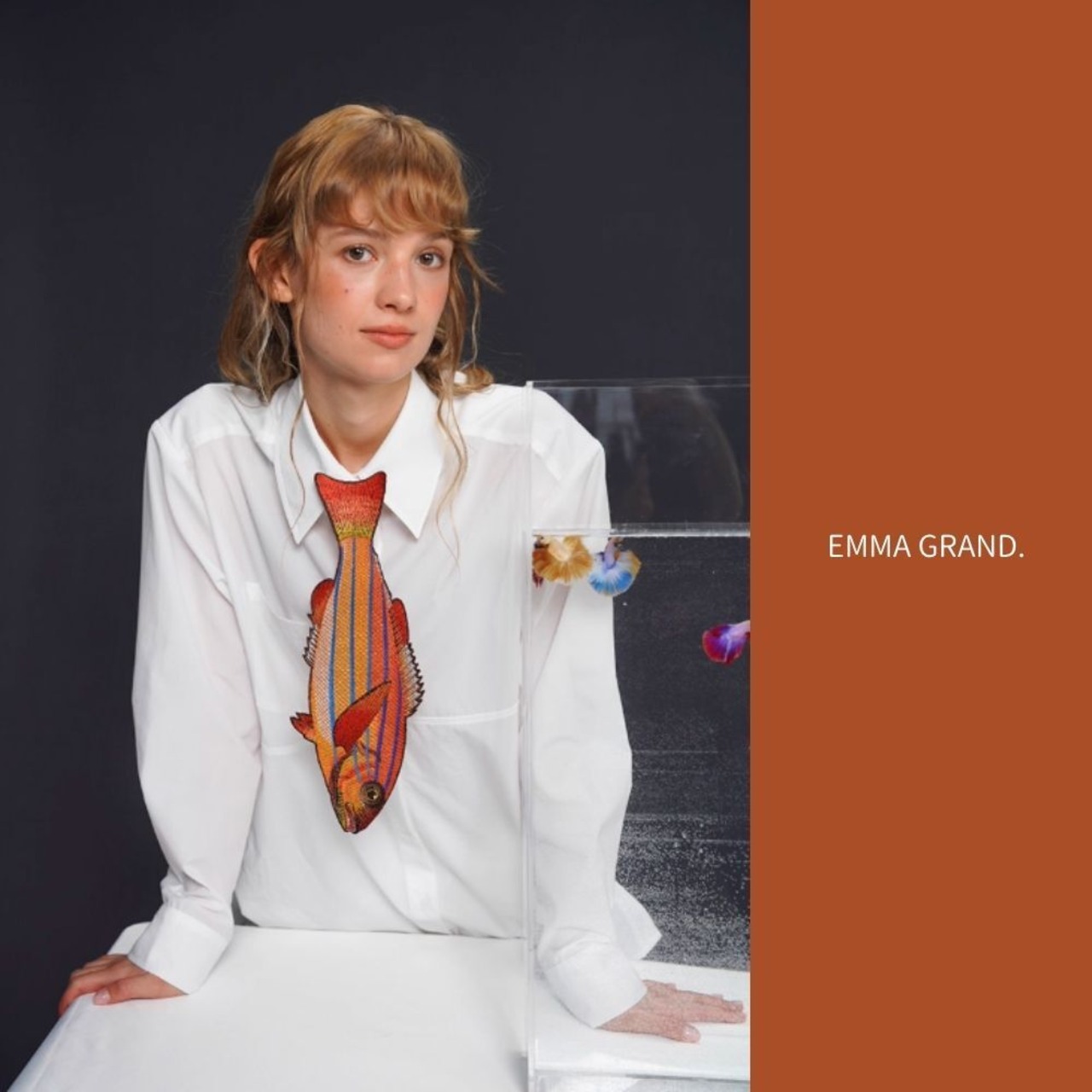 碧い海に浮かぶチェッカーフィッシュネクタイ　E00569