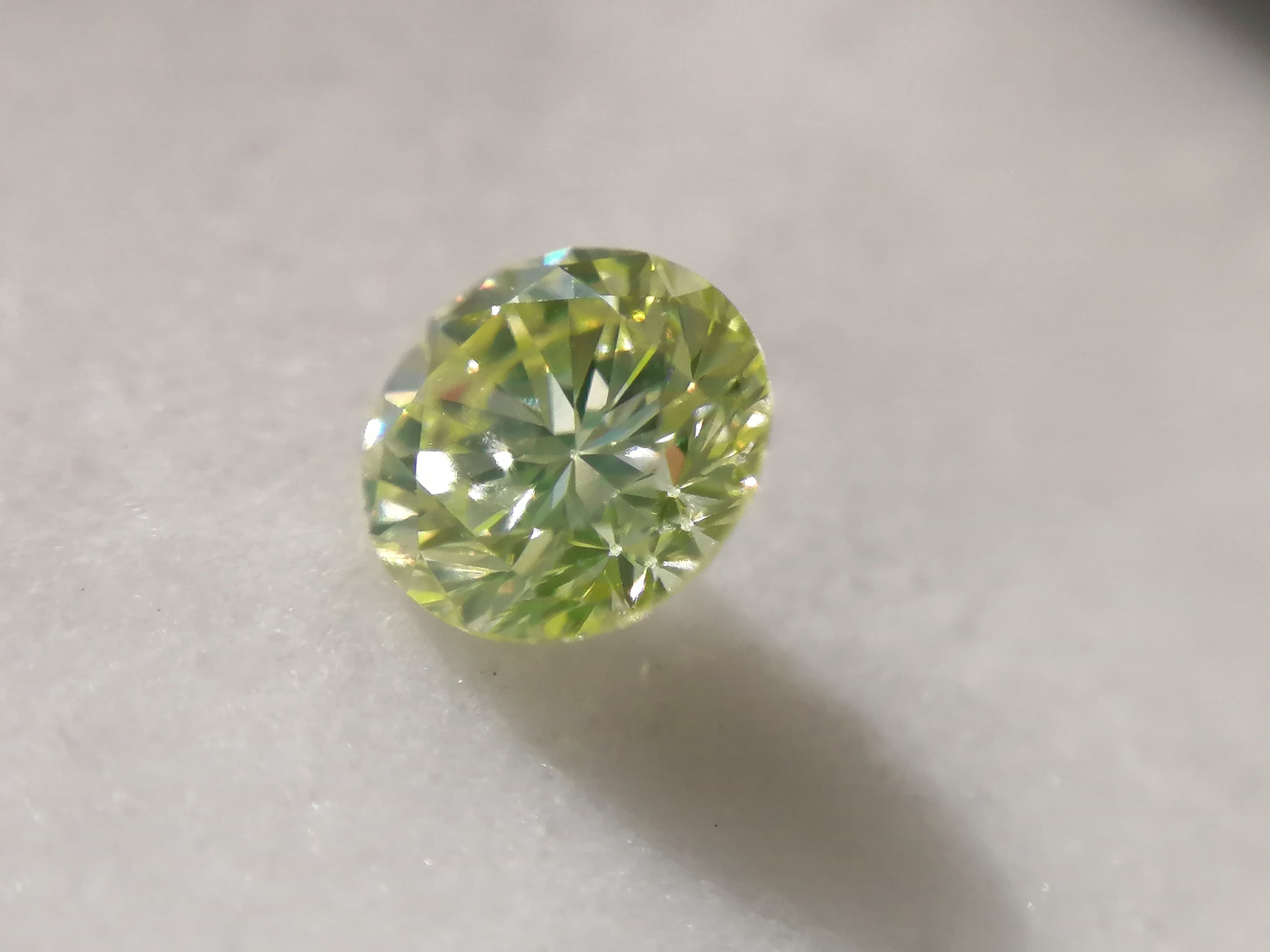 FANCY YELLOW GREEN 0.271ct RD/RT1904/CGL