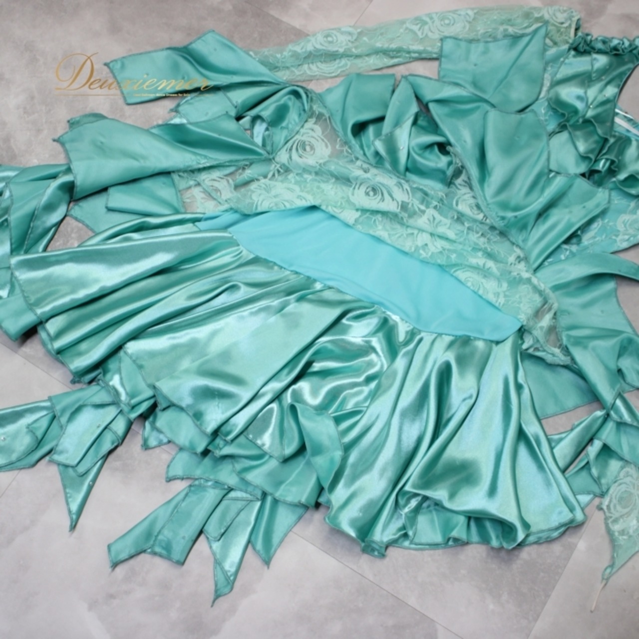 社交ダンス 衣装 ラテン ドレス ワンピース パーティ衣装 ミントグリーン 青緑 ブルー系 グリーン系 Leirena レイリーナ レース アシメ 刺繍 美しい デザイン 個性的 かわいい フォーマル ホビー ダンス フェスティバル イベント コスチューム 女性用 おしゃれ 上品 ラグジュアリー 発表会 パーティー用 練習着 フィット感 伸縮性あり 夏用