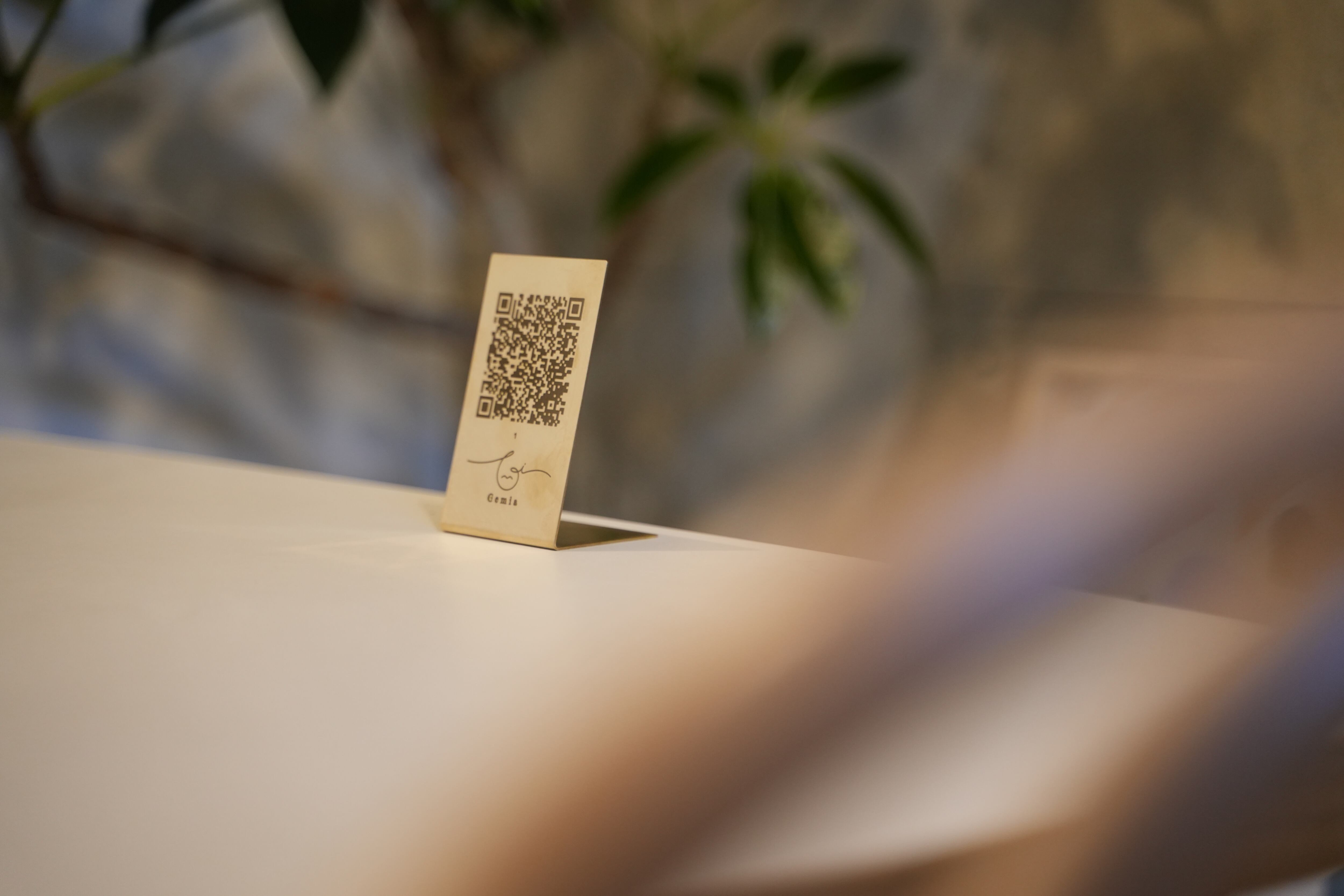 受注製作》真鍮QRコードスタンド | K&D MARKET.