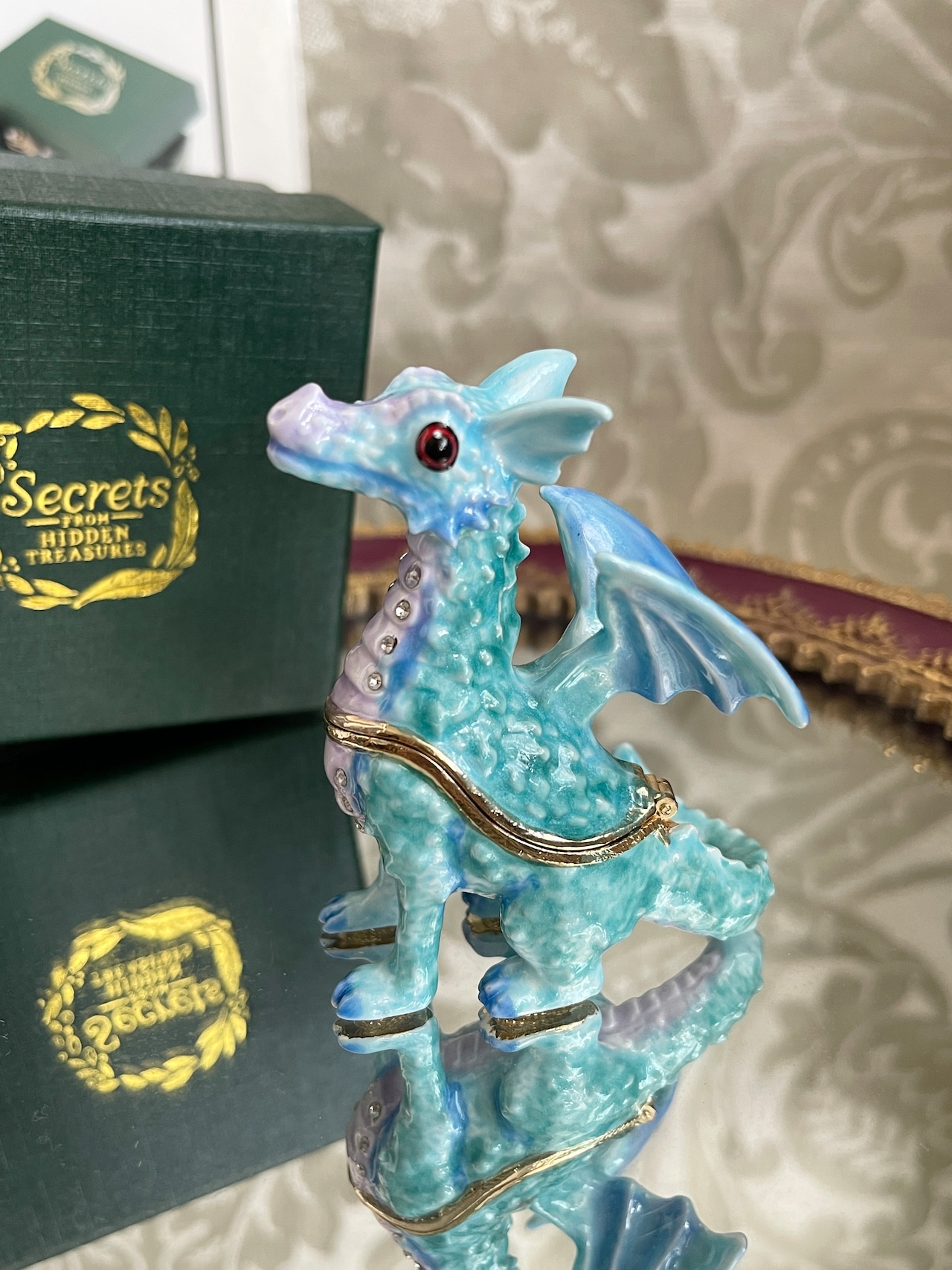 再入荷！2024干支 {辰/龍}『DRAGON ドラゴン』 シークレットBOX 『隠された財宝の秘密 ARORA』イギリス製の画像02