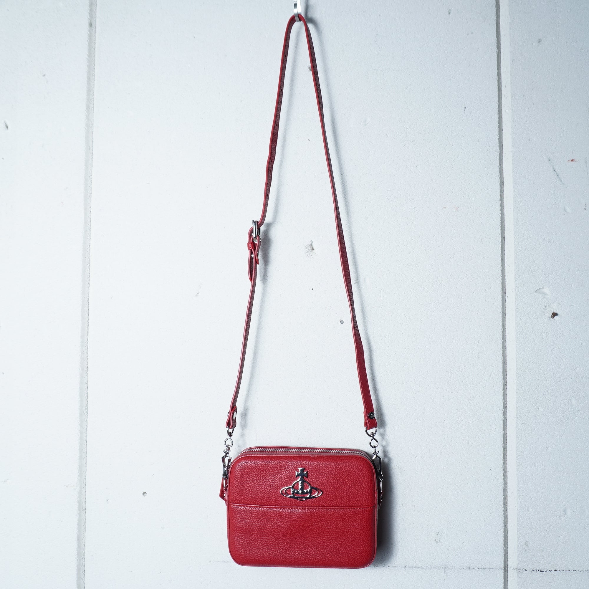 Vivienne Westwood】ヴィヴィアンウエストウッド オーブロゴ レザー