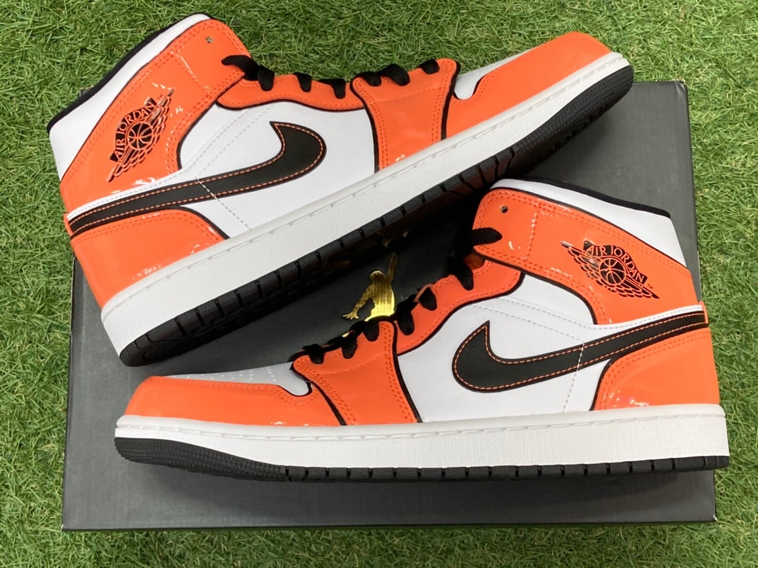 Air Jordan 1 Mid SE Turf Orange GS