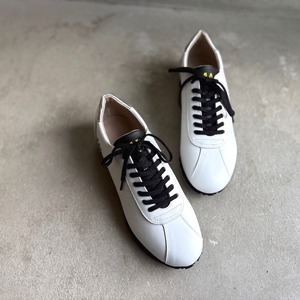 ハロウィン限定 スカル刺繍スニーカー｜白×ブラック 大人カジュアル ギフトにもおすすめ