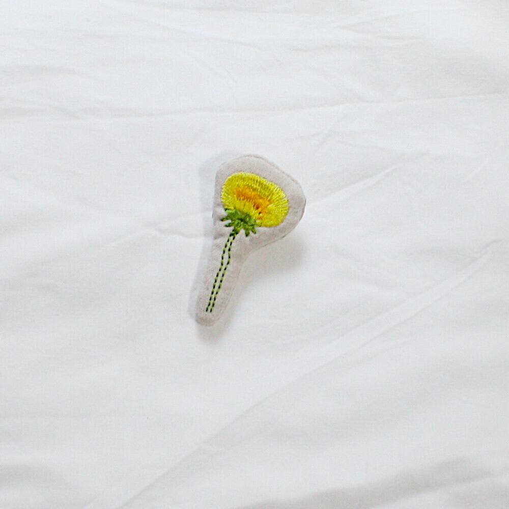 ブローチ たんぽぽ刺繍 TI902311-- ＊通常商品と発送方法が異なります